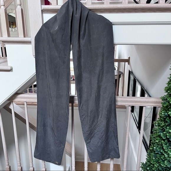 Love at First Touch The Eight Senses Touch Scarf in Grey NWOT - Picture 2 of 10